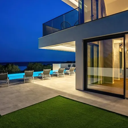 Villa Luxury With Private Pool, Sea View, 150m From Sea *