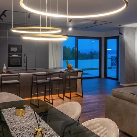 Luxury With Private Pool, Sea View, 150m From Sea Villa