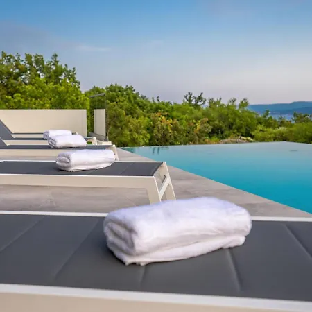 Luxury With Private Pool, Sea View, 150m From Sea Jadranovo