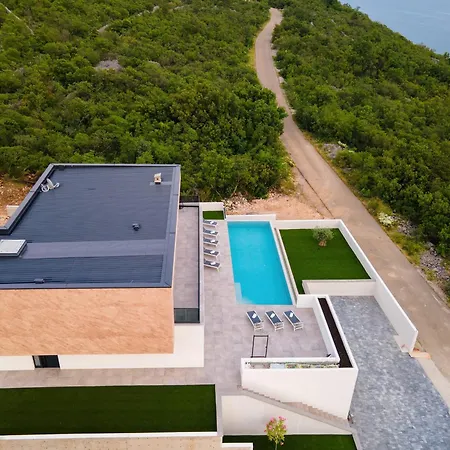 Luxury With Private Pool, Sea View, 150m From Sea Villa